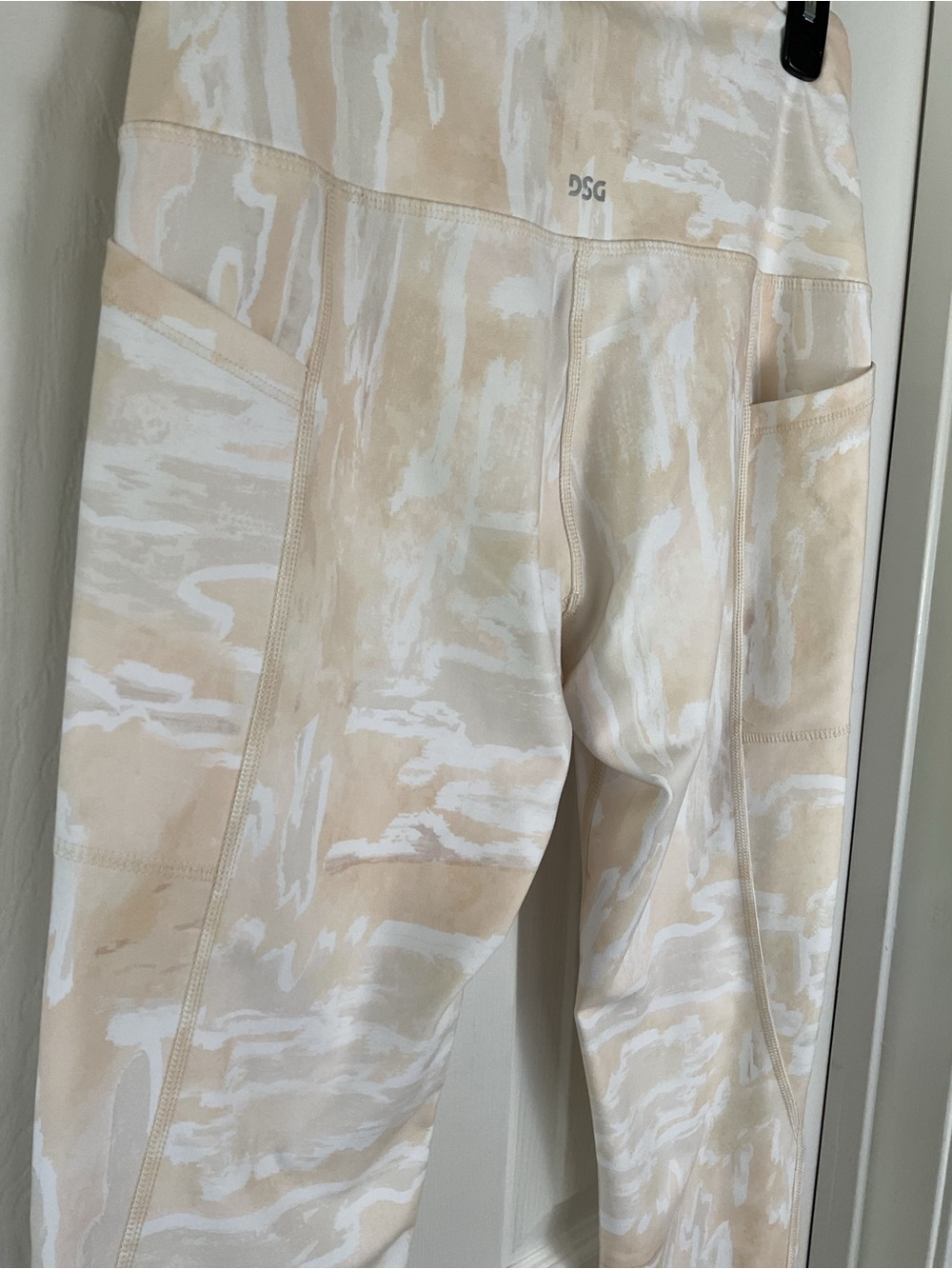 DSG High Rise Leggings Women’s Medium Beige Marble Yoga Gym Pocket Stretch - Picture 2 of 7